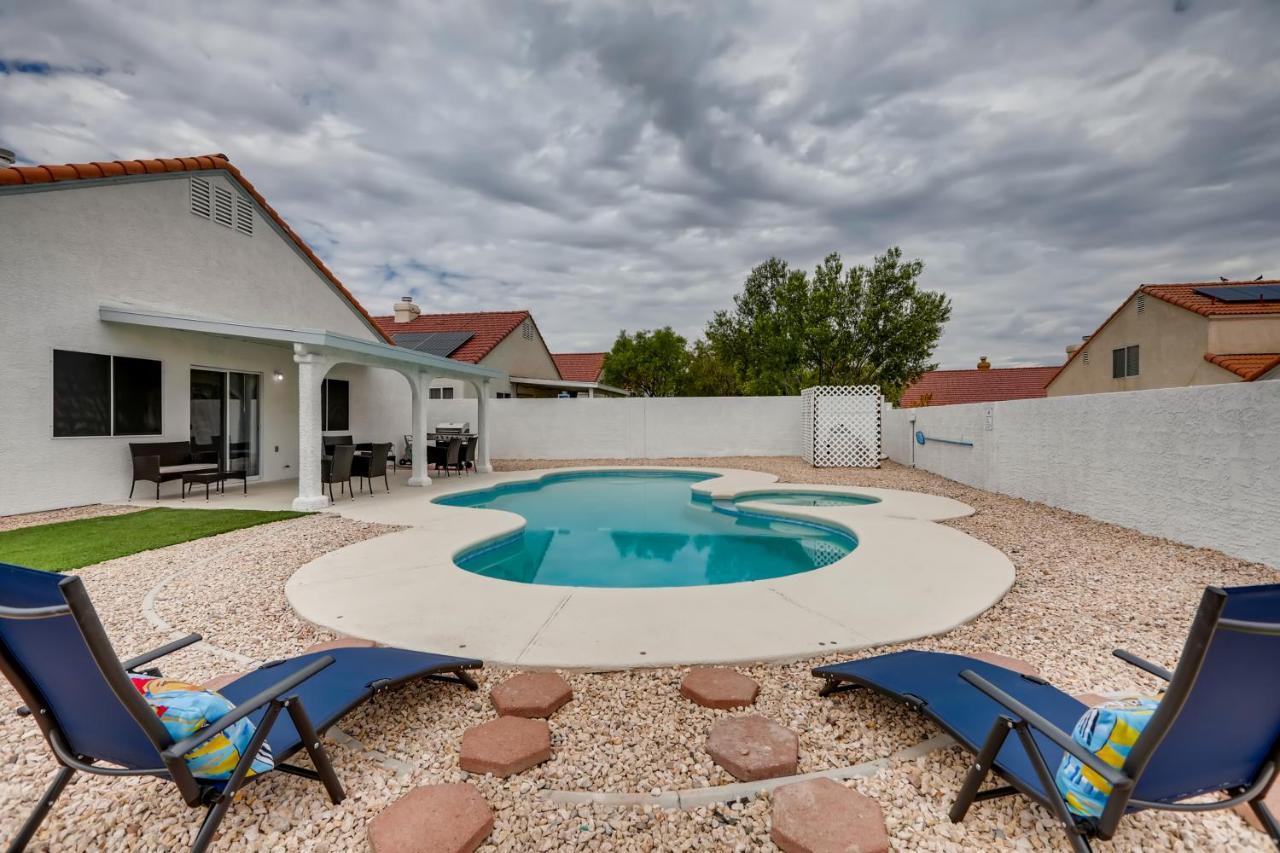 Luxurious House With A Pool, Spa, And Patio, Sleeps 6 Comfortably ลาสเวกัส ภายนอก รูปภาพ