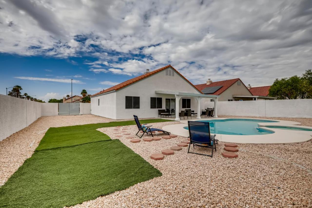 Luxurious House With A Pool, Spa, And Patio, Sleeps 6 Comfortably ลาสเวกัส ภายนอก รูปภาพ
