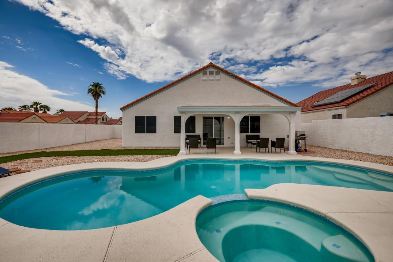 Luxurious House With A Pool, Spa, And Patio, Sleeps 6 Comfortably ลาสเวกัส ภายนอก รูปภาพ
