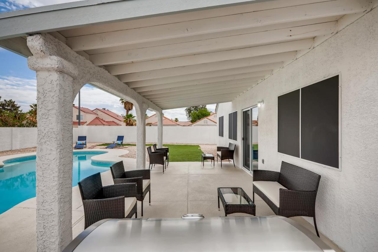 Luxurious House With A Pool, Spa, And Patio, Sleeps 6 Comfortably ลาสเวกัส ภายนอก รูปภาพ